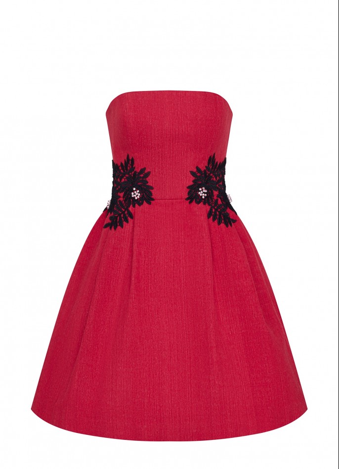 RED STRAPLESS DRESS WITH BLACK GUIPURE LACE